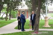 Xi Jinping undang Donald Trump ke tur privat di Zhongnanhai