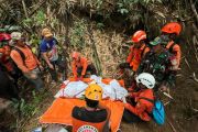 Dua korban tanah longsor di Subang ditemukan tewas