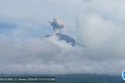 Gunung Semeru alami erupsi 3 kali pada Minggu pagi
