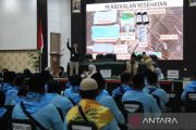 PPIH Sultra serahkan 389 jemaah haji kloter 38 ke petugas Embarkasi Makassar