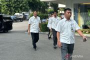 Presiden panggil menteri ekonomi hingga Gubernur BI pada Senin sore