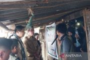 Menteri PKP dan Mendagri meninjau program bedah rumah di NTB