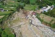 Penanganan jalan pascabencana di Malalak Agam