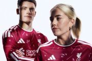 Liverpool pakai jersi kandang terbaru pada laga penutup musim ini