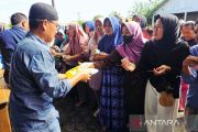 Pemkab Natuna berikan subsidi bahan pangan bantu masyarakat di perbatasan