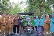 Tim Penggerak PKK Palembang latih warga kelola bank sampah bernilai ekonomi