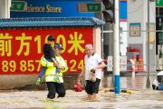 Potret banjir bandang yang landa Kota Duyun di Guizhou, China