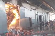 Hari keempat, kebakaran gudang plastik di Cengkareng tak kunjung padam