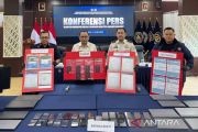 Imigrasi Jakbar tangkap 4 WNA pelaku penipuan berkedok aplikasi pembayaran