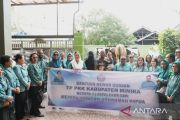 PKK Mimika serahkan sapi kurban kepada Yayasan Arrahmah Papua