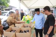 Jaga stabilitas sembako jelang Hari Raya Idul Adha Bupati Tanjabbar bersama Kios Pangan Siswa gelar pasar murah
