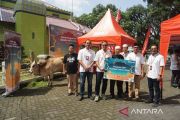 Perluas Manfaat bagi Masyarakat Melalui Semangat Kebersamaan, Telkomsel Salurkan Hewan Kurban Idul Adha 1447 H