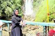 Objek wisata Air Terjun Bedegung ramai pengunjung pada libur Idul Adha 1447 H