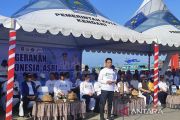 Wamendagri Akhmad Wiyagus "wisata" pungut sampah Gerakan ASRI di Kendari