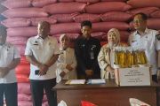 Sultra salurkan 52 ton beras dan minyak goreng bagi korban banjir