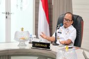 Gubernur Sulbar ancam cabut izin perusahaan sawit turunkan harga TBS