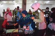 Kedatangan jamaah haji kloter pertama di Padang