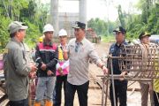 Shalahuddin tekankan percepatan pekerjaan sesuai standar, tinjau infrastruktur di Montallat