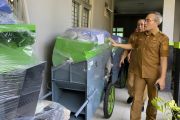 Pemkab Bantul menyerahkan hibah alat mesin pertanian ke Gapoktan