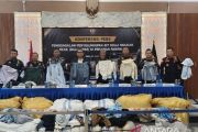 Operasi Gabungan BC Gagalkan Penyelundupan 427 Koli Pakaian Bekas Senilai Rp3,9 Miliar di Perairan Rohil