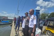 Warga Gorontalo Utara pantau pasang surut air laut pascagempa