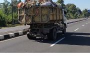 DLH Mataram mendapat tambahan truk pengangkut sampah