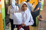 Mendikdasmen terima surat untuk Presiden dari murid SDN Cimahpar 5