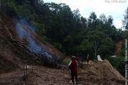 Jalan provinsi penghubung Lubuk Basung-Bukittinggi tertimbun longsor