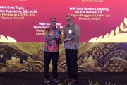 Dedy Yon terima Penghargaan Disway Top Regional Leader Awards 2026