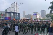 Diblokade aparat, massa aksi tertahan masuk ke kawasan Bundaran HI