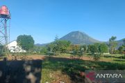 Gempa vulkanik dangkal-tektonik jauh Gunung Lokon