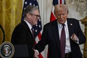 Starmer dukung upaya Trump akhiri konflik dengan Iran