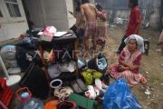 Kebakaran kawasan padat penduduk di Padang
