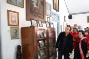 Megawati Soekarnoputri napak tilas di Istana Gebang Blitar
