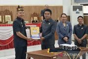 Bupati sampaikan dua raperda ke DPRD Gunung Mas