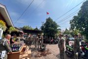 Satpol PP Pessel hancurkan 252 botol miras hasil razia