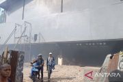 Bangunan di Kebon Jeruk terbakar saat proses pembangunan