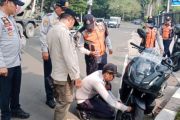 Operasi cabut pentil sasar 206 motor yang parkir liar di SPB Kembangan
