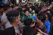 Aksi unjuk rasa di Padang
