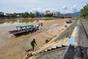 Nelayan sulit melaut akibat pendangkalan sungai di Padang