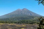 Mount Rinjani cracks down on hiker waste with local community help