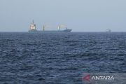 Trump mengklaim pelayaran Selat Hormuz tetap bebas, Iran umumkan penutupan