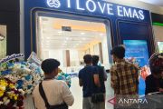 Layanan beli emas ekspansi pasar di salah satu mal di Solo