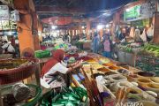Jemput bola ke pasar, AO BRK Syariah gencarkan edukasi gadai emas untuk pedagang pasar