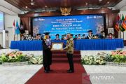 Ketua MK terima penghargaan Bhakti Justisia pada Dies Natalis Unisri Surakarta