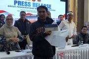 Tersangka ditangkap, KDM serahkan hadiah Rp250 juta ke korban penyekapan