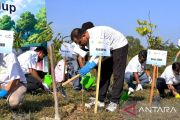 PLN Group di Riau bersatu jaga Bumi, bersihkan ratusan kilogram sampah dan tanam ratusan pohon