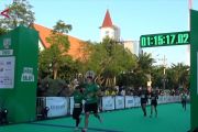 Ratusan pelari tembus sub-45, trek "Suroboyo 10K" raih pujian