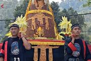 Larung sesaji jadi magnet wisata Telaga Ngebel