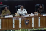 Rapat dengan Kemendagri, Luhut: digitalisasi bansos menghemat anggaran